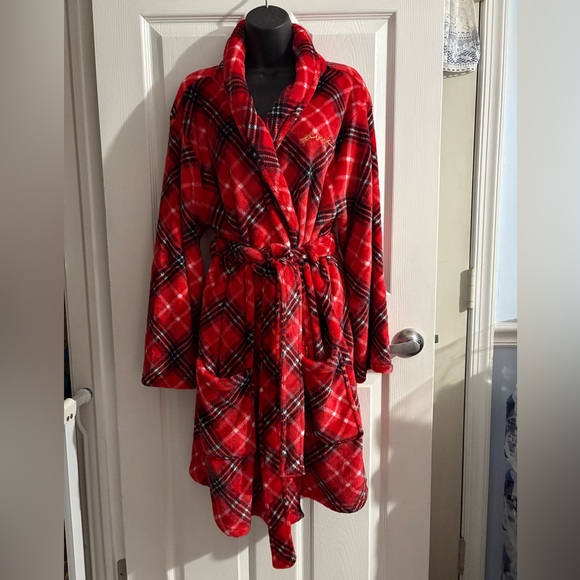 NWOT PINK Victoria’s Secret red plaid fluffy robe, Size XL/XXL - Picture 2 of 15